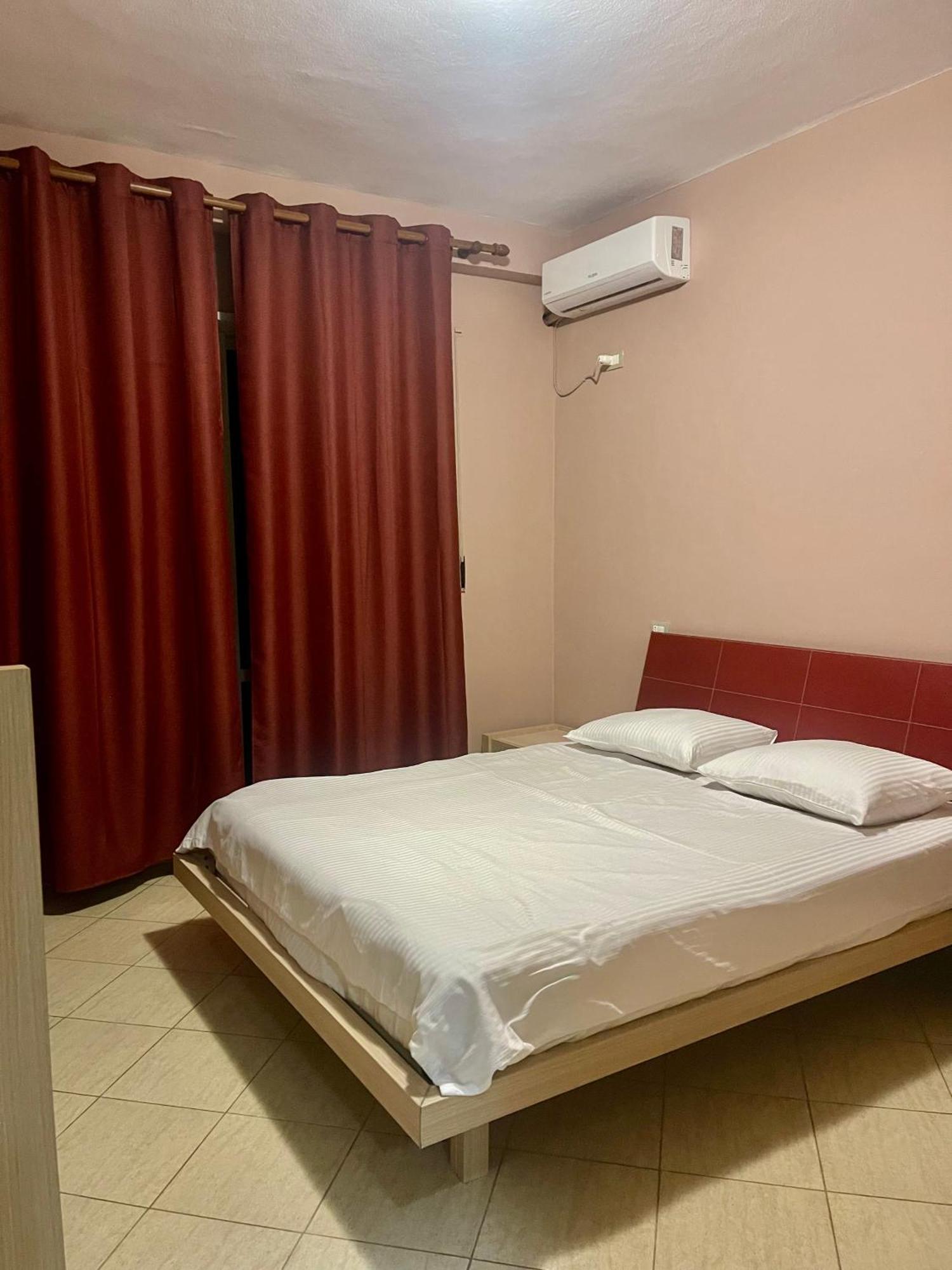 Feriehus Durres Beach Apartment *